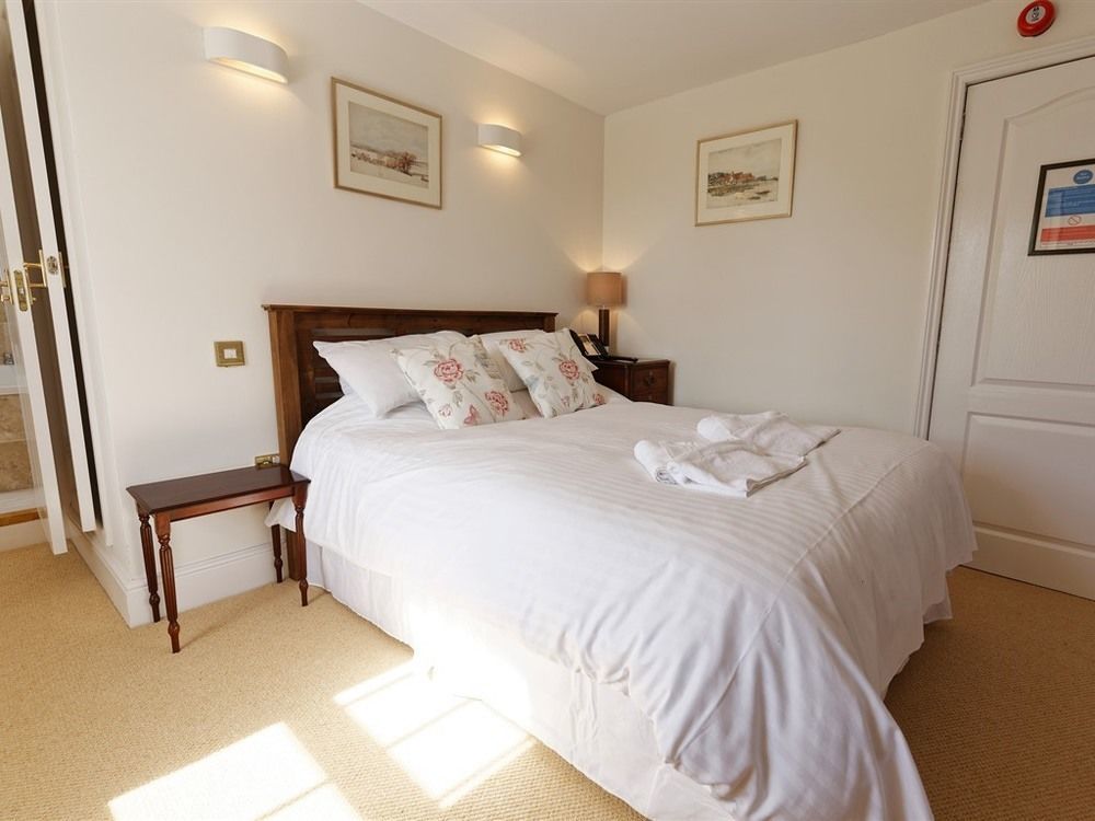 Rams Head Inn Dolton Экстерьер фото