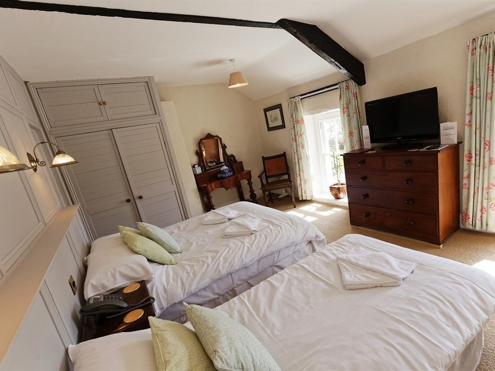 Rams Head Inn Dolton Экстерьер фото