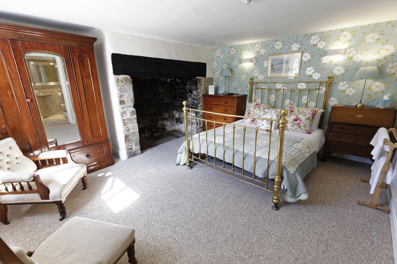Rams Head Inn Dolton Экстерьер фото