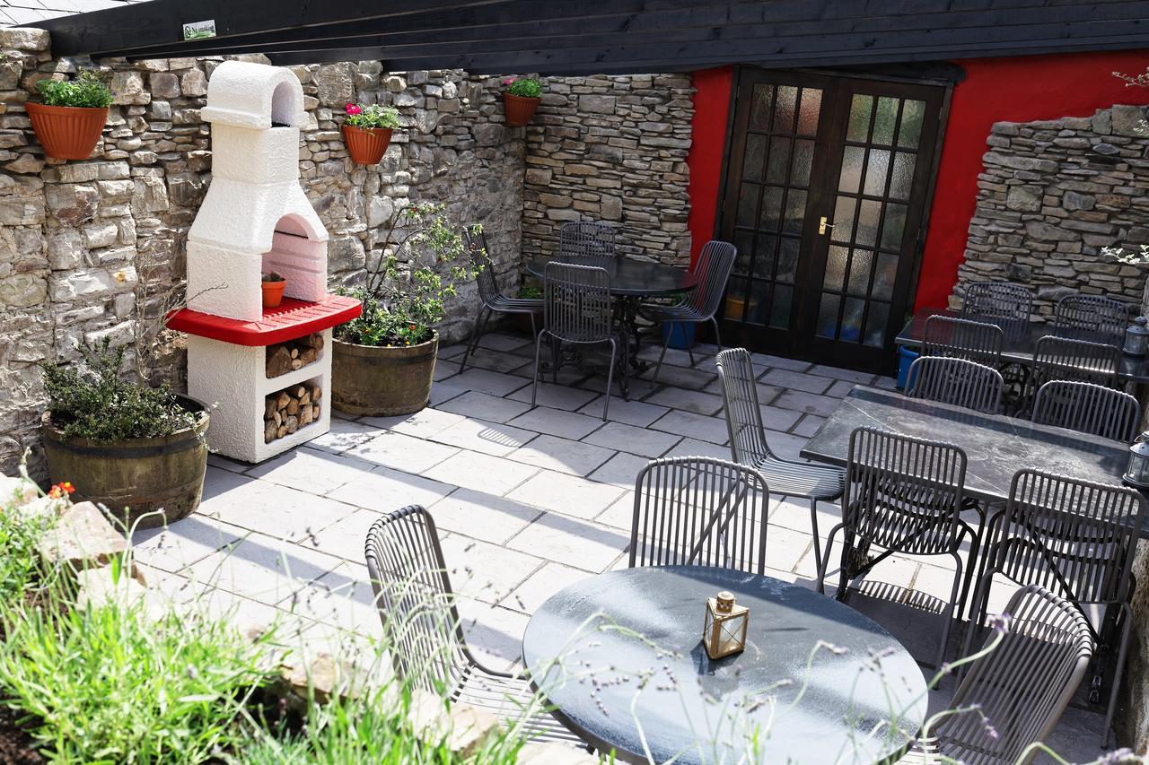 Rams Head Inn Dolton Экстерьер фото