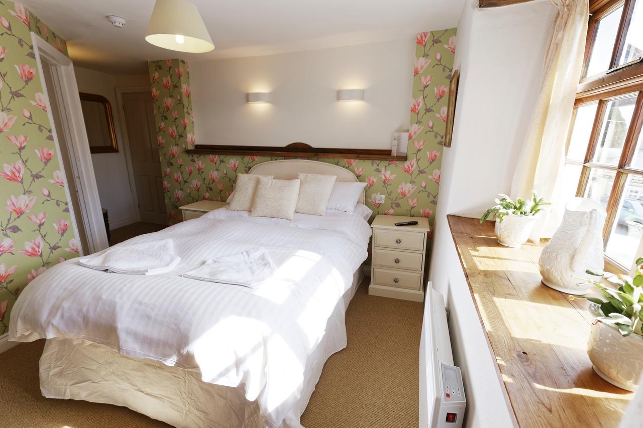 Rams Head Inn Dolton Экстерьер фото